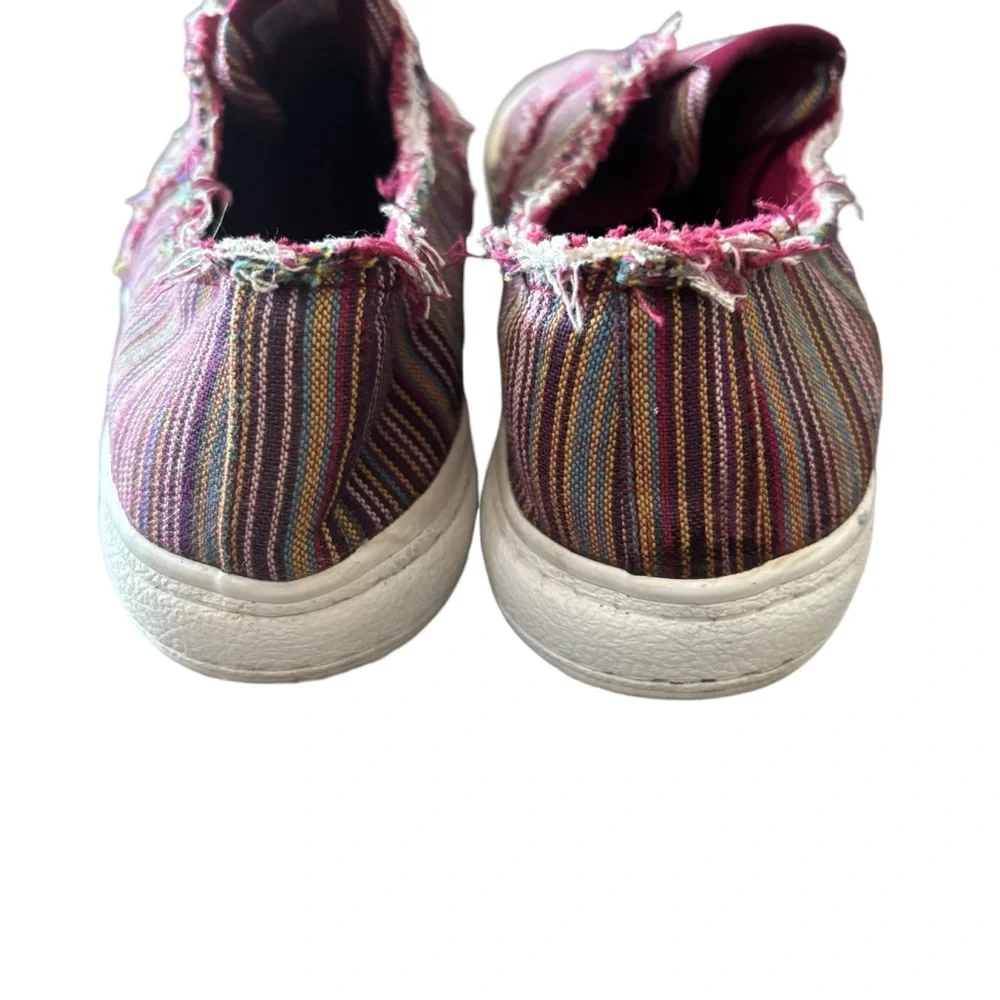 Rocket Dog Women's Burgundy Striped Slip On Sneakers 6